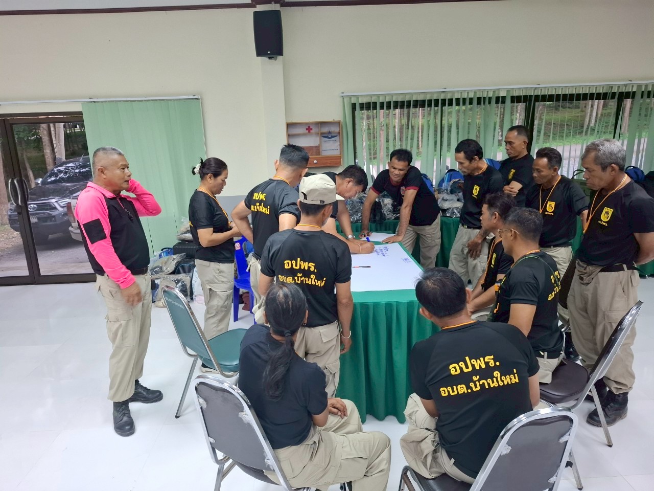 LINE_ALBUM_ทบทวน อปพร. 68_250813_150_397.jpg